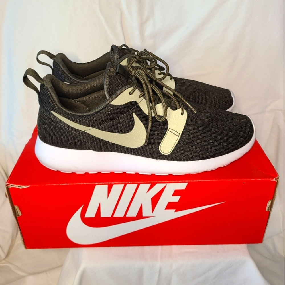 Nike Roshe Mens Green Size 10.5